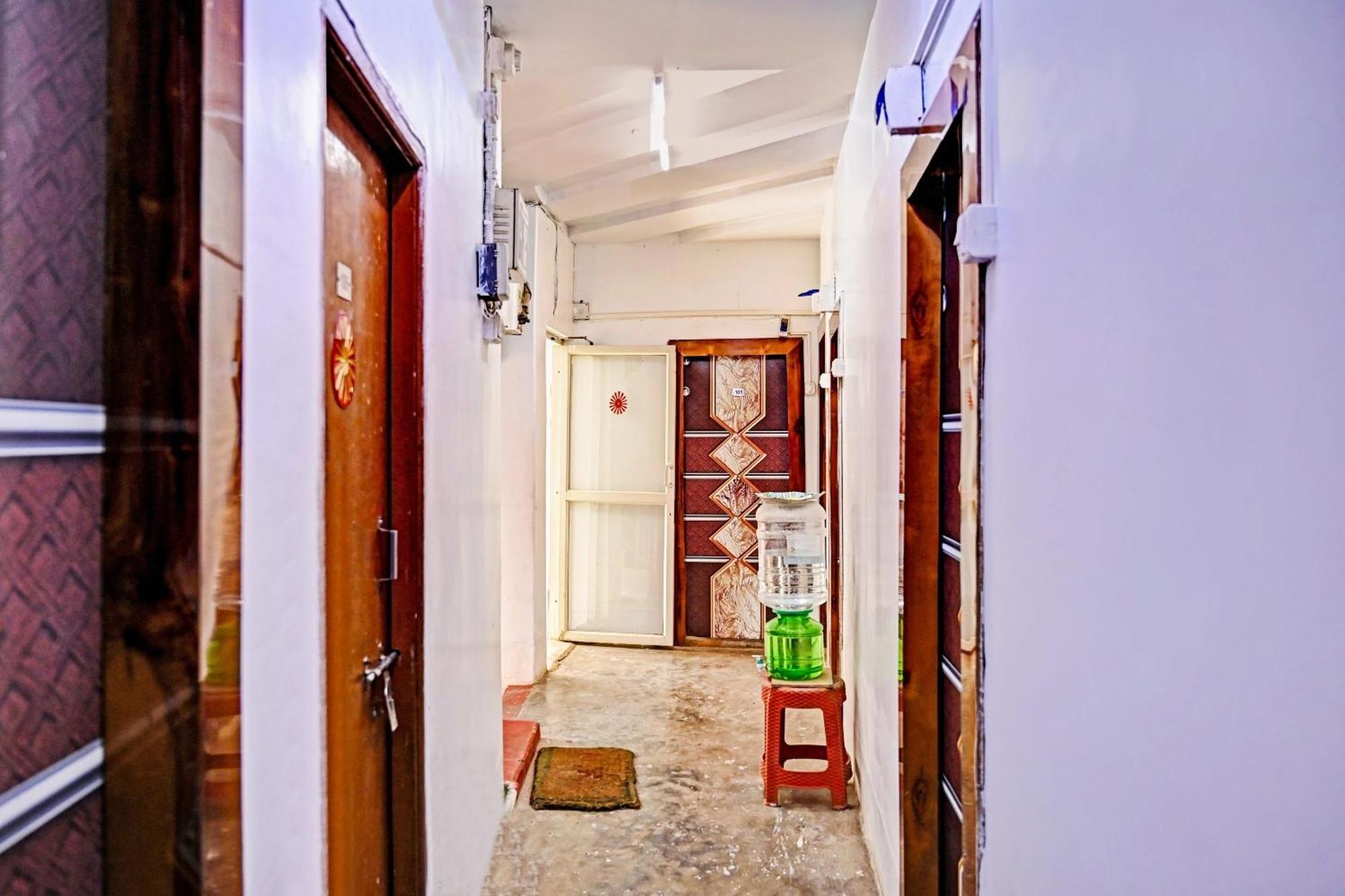 Hotel O Om Shanti Inn 加尔各答 外观 照片